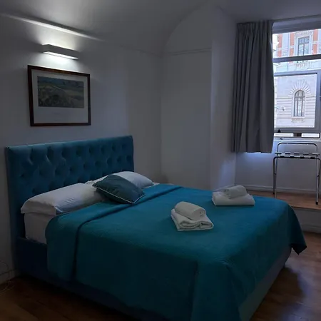 Ah Suite Montecitorio 4* Roma