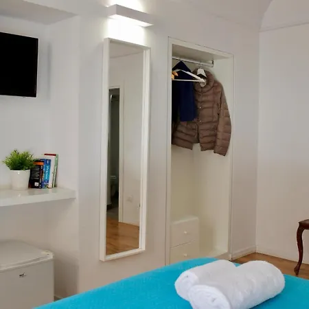 Гостевой дом Ah Montecitorio 4*